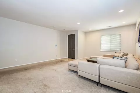 Living - 187 Caldera Ln, Hemet, CA 92545 photo 2 of 3
