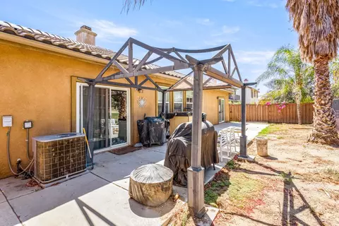 Exterior - 187 Caldera Ln, Hemet, CA 92545 photo 5 of 8
