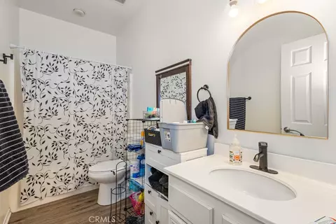 Bath - 187 Caldera Ln, Hemet, CA 92545 photo 2 of 3