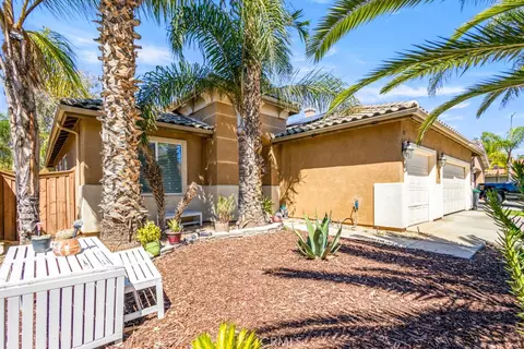 Exterior - 187 Caldera Ln, Hemet, CA 92545 photo 3 of 8