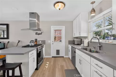Kitchen - 401 Robinhood Ln, Redlands, CA 92373 photo 3 of 4