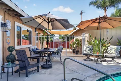 Exterior - 401 Robinhood Ln, Redlands, CA 92373 photo 2 of 3