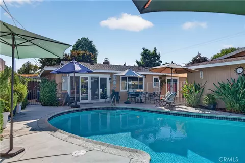Exterior - 401 Robinhood Ln, Redlands, CA 92373 photo 1 of 3
