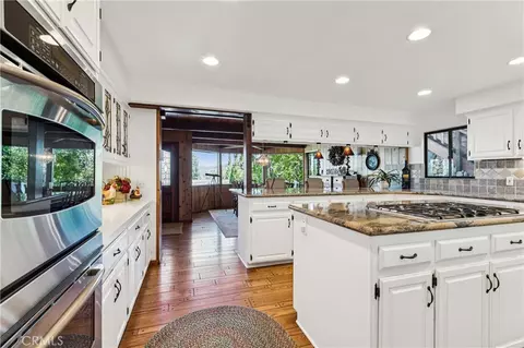 Kitchen - 349 John Muir, Lake Arrowhead, CA 92352 photo 3 of 7