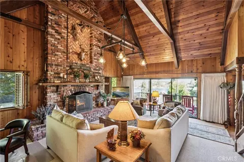 Living - 349 John Muir, Lake Arrowhead, CA 92352 photo 7 of 13