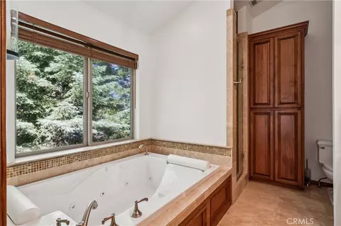 Bath - 349 John Muir, Lake Arrowhead, CA 92352 photo 5 of 7