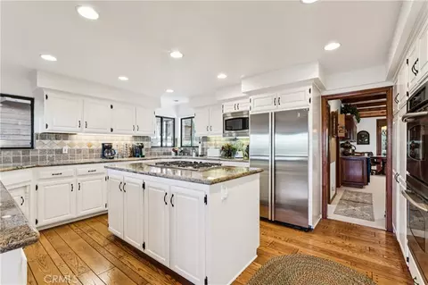 Kitchen - 349 John Muir, Lake Arrowhead, CA 92352 photo 7 of 7