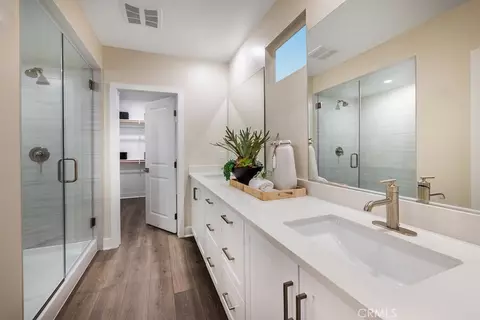 Bath - 1054 E Overlook Dr, Orange, CA 92867 photo 1 of 2