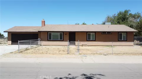 Exterior - 15313 Greenrock Ave, Lancaster, CA 93535 photo 4 of 7