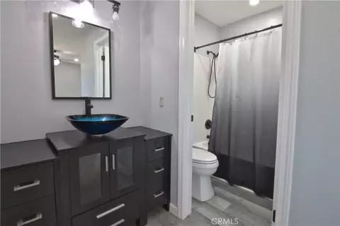 Bath - 15313 Greenrock Ave, Lancaster, CA 93535 photo 4 of 6