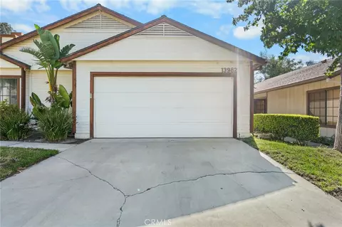 13982 Olive Grove Ln, Sylmar, CA 91342