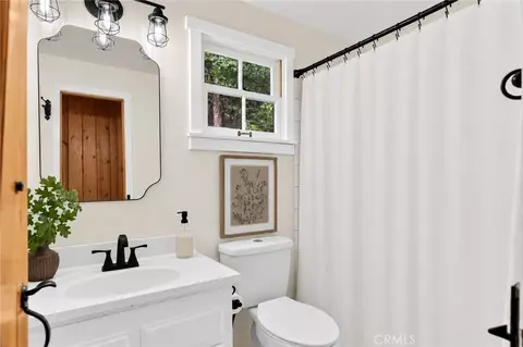 Bath - 349 Golf Crse, Lake Arrowhead, CA 92352 photo 1 of 2