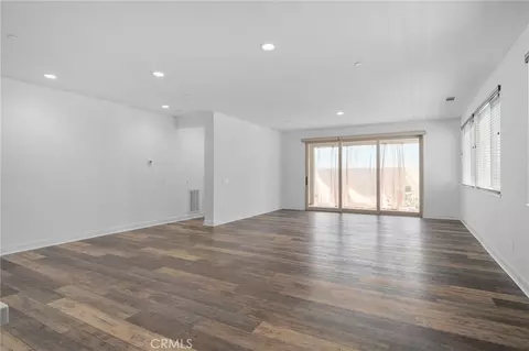 Living - 1649 Spring Run Ln, Beaumont, CA 92223 photo 2 of 6