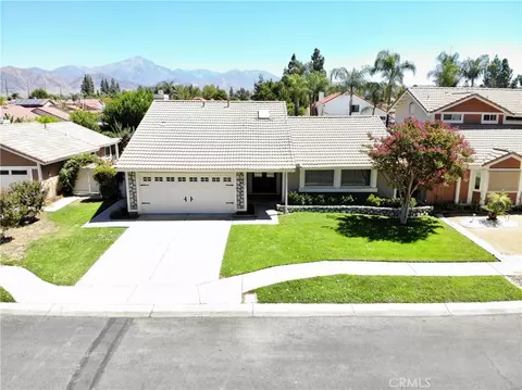 1210 Country, Redlands, CA 92374