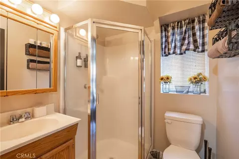 Bath - 764 Panamint Mtn, Big Bear City, CA 92314 photo 3 of 3