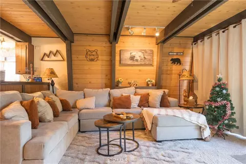 Living - 764 Panamint Mtn, Big Bear City, CA 92314 photo 5 of 6