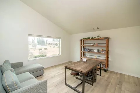 Living - 20376 Tonawanda, Apple Valley, CA 92307 photo 1 of 8