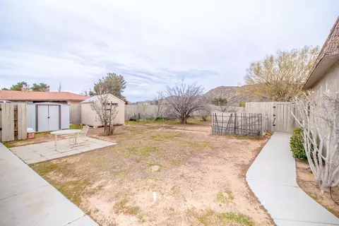 Exterior - 20376 Tonawanda, Apple Valley, CA 92307 photo 13 of 14