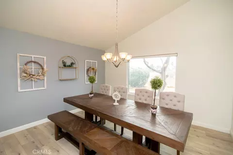 Dining - 20376 Tonawanda, Apple Valley, CA 92307 photo 2 of 2