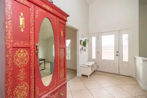 Entry Way - 20376 Tonawanda, Apple Valley, CA 92307 photo 2 of 4