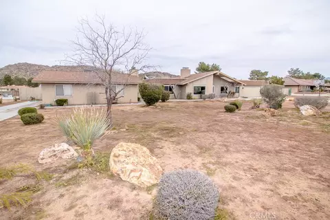 Exterior - 20376 Tonawanda, Apple Valley, CA 92307 photo 4 of 14
