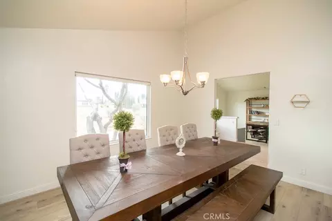 Dining - 20376 Tonawanda, Apple Valley, CA 92307 photo 1 of 2