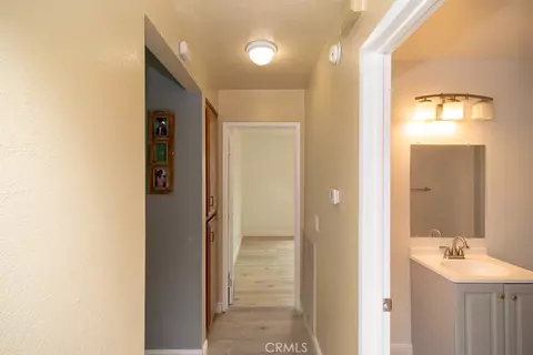 Entry Way - 20376 Tonawanda, Apple Valley, CA 92307 photo 3 of 4