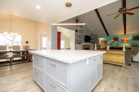 Kitchen - 20376 Tonawanda, Apple Valley, CA 92307 photo 2 of 8