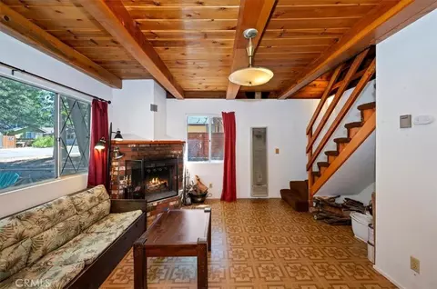 Living - 476 San Bernardino, Sugarloaf, CA 92386 photo 2 of 2