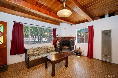 Living - 476 San Bernardino, Sugarloaf, CA 92386 photo 1 of 2