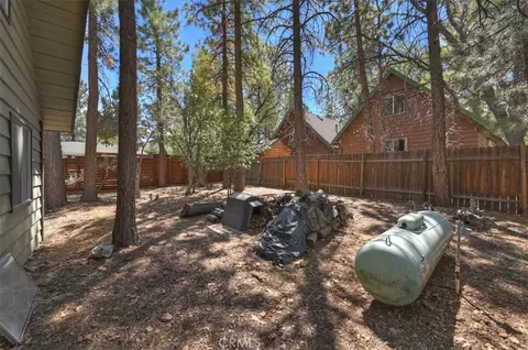 Exterior - 476 San Bernardino, Sugarloaf, CA 92386 photo 2 of 3
