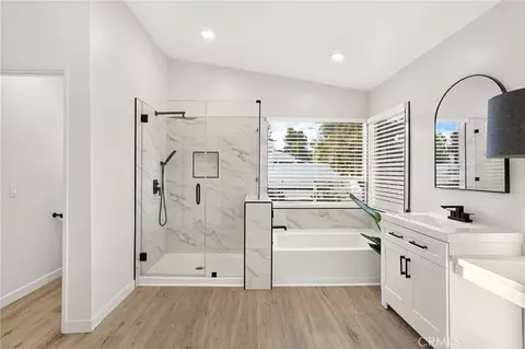 Bath - 22520 Raspberry Ln, Wildomar, CA 92595 photo 3 of 3