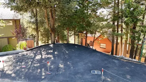 Exterior - 25086 Valle, Crestline, CA 92325 photo 5 of 9