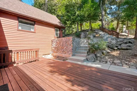 Exterior - 25086 Valle, Crestline, CA 92325 photo 2 of 9