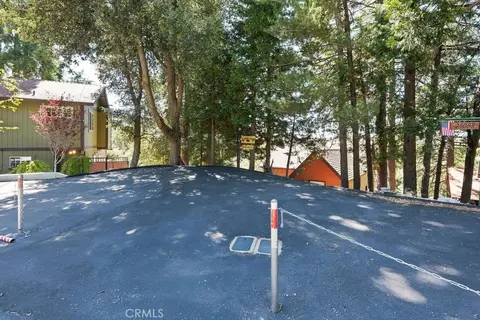 Exterior - 25086 Valle, Crestline, CA 92325 photo 6 of 9