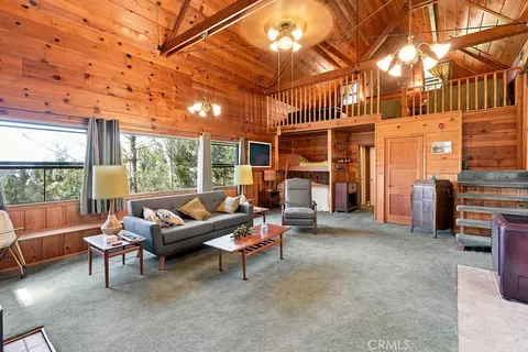 Living - 25086 Valle, Crestline, CA 92325 photo 4 of 5