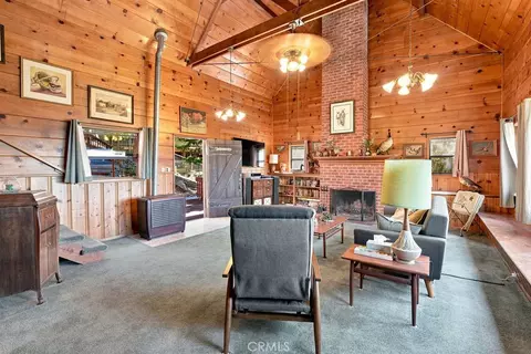 Living - 25086 Valle, Crestline, CA 92325 photo 2 of 5