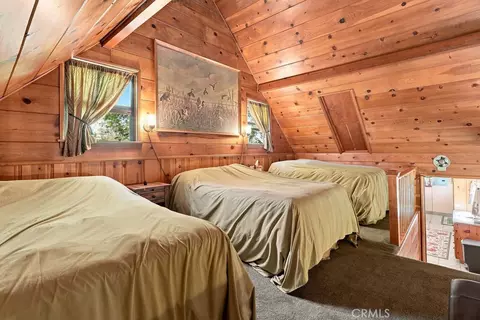 Bedroom - 25086 Valle, Crestline, CA 92325 photo 2 of 2