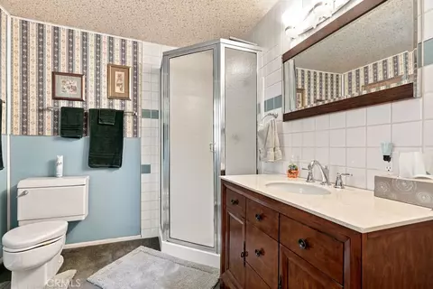 Bath - 25086 Valle, Crestline, CA 92325 photo 2 of 3