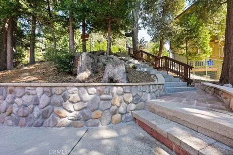 Exterior - 25086 Valle, Crestline, CA 92325 photo 8 of 9