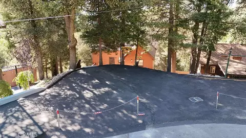 Exterior - 25086 Valle, Crestline, CA 92325 photo 4 of 9