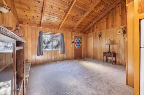 Living - 913 Tinkerbell Ave, Big Bear City, CA 92314 photo 3 of 4