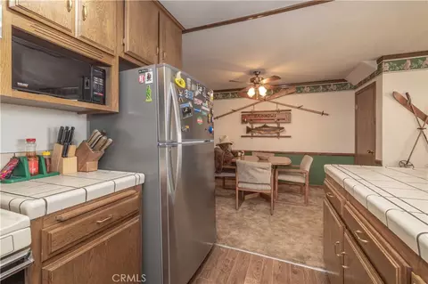 Dining - 723 Summit #1, Big Bear Lake, CA 92315 photo 1 of 3