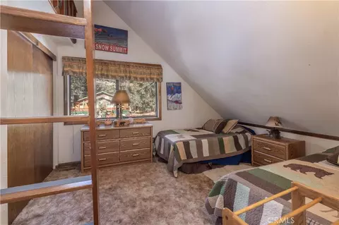 Bedroom - 723 Summit #1, Big Bear Lake, CA 92315 photo 4 of 6