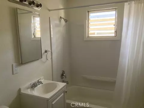 Bath - 1152 Villa, Riverside, CA 92507 photo 1 of 1