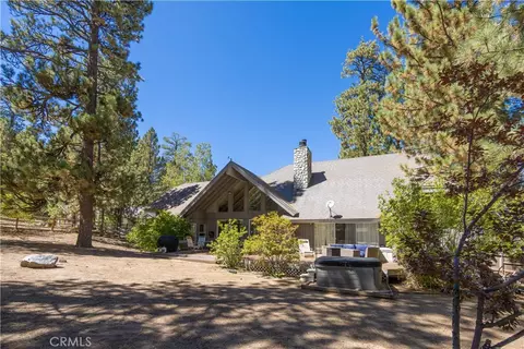 Exterior - 42143 Winter Park Dr, Big Bear Lake, CA 92315 photo 10 of 11