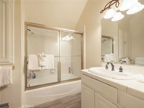 Bath - 42143 Winter Park Dr, Big Bear Lake, CA 92315 photo 6 of 7