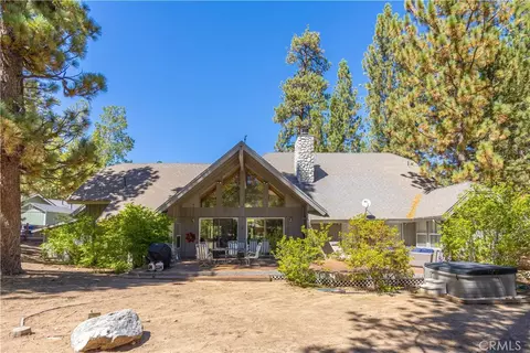 Exterior - 42143 Winter Park Dr, Big Bear Lake, CA 92315 photo 9 of 11
