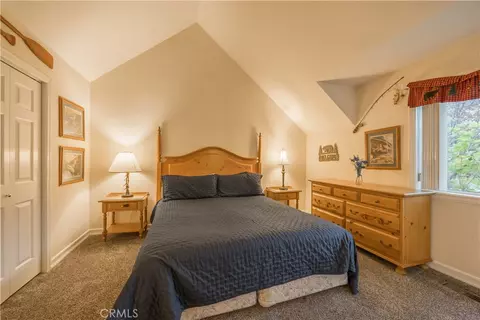 Bedroom - 42143 Winter Park Dr, Big Bear Lake, CA 92315 photo 4 of 13