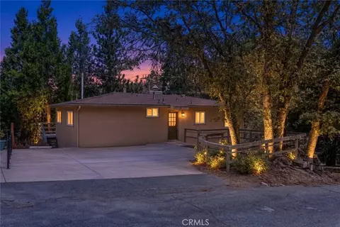 27508 School, Lake Arrowhead, CA 92352